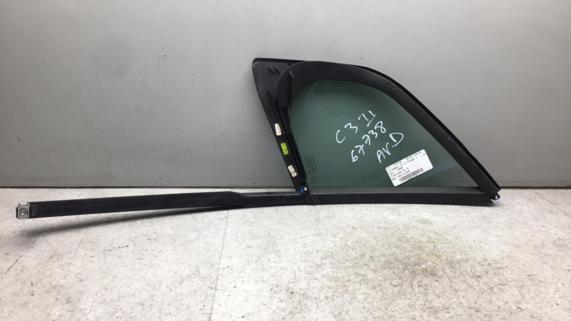 Ventanilla triangular delantera derecha (puerta) CITROEN C3 2 PHASE 1  - 1