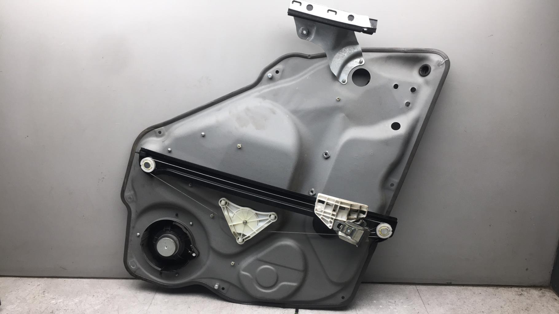 Alzacristalli elettrico posteriore destro MERCEDES CLASSE B 245 PHASE 1 Diésel - 1