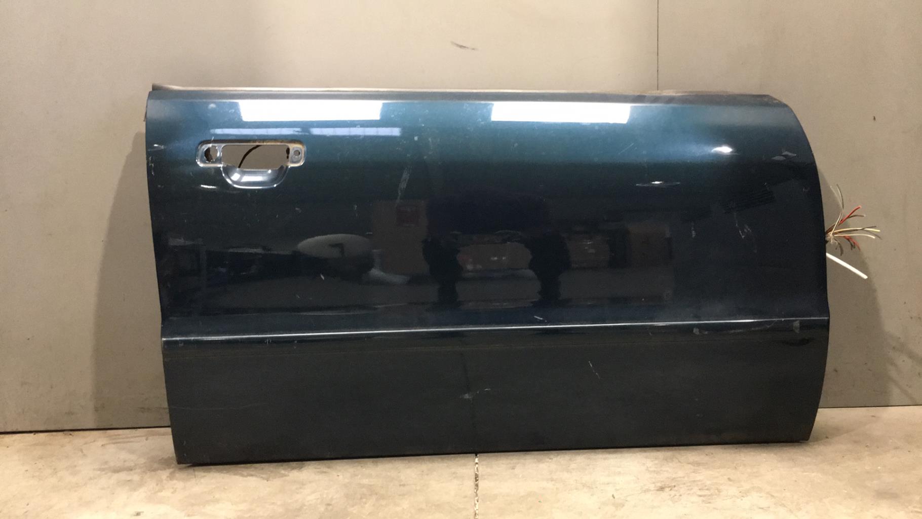 Porte avant droit AUDI A4 1 AVANT PHASE 1 BREAK Diesel - 1