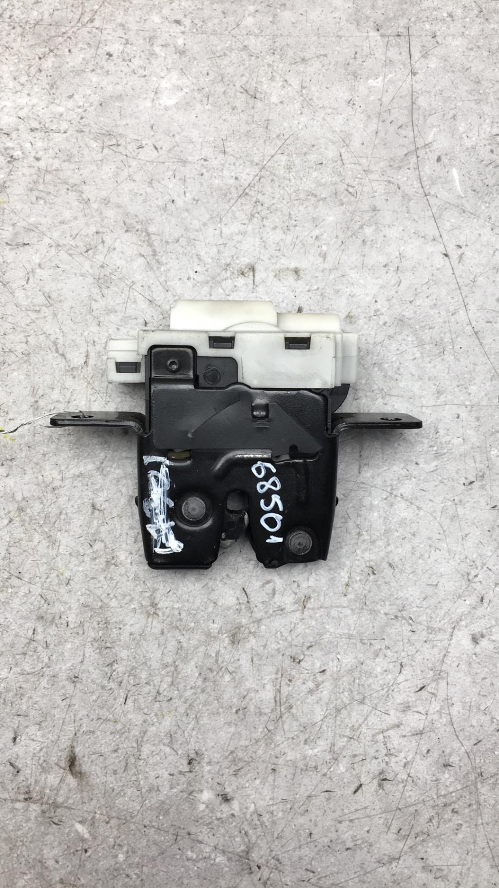 Serrure de hayon RENAULT CLIO 3 PHASE 1  - 1