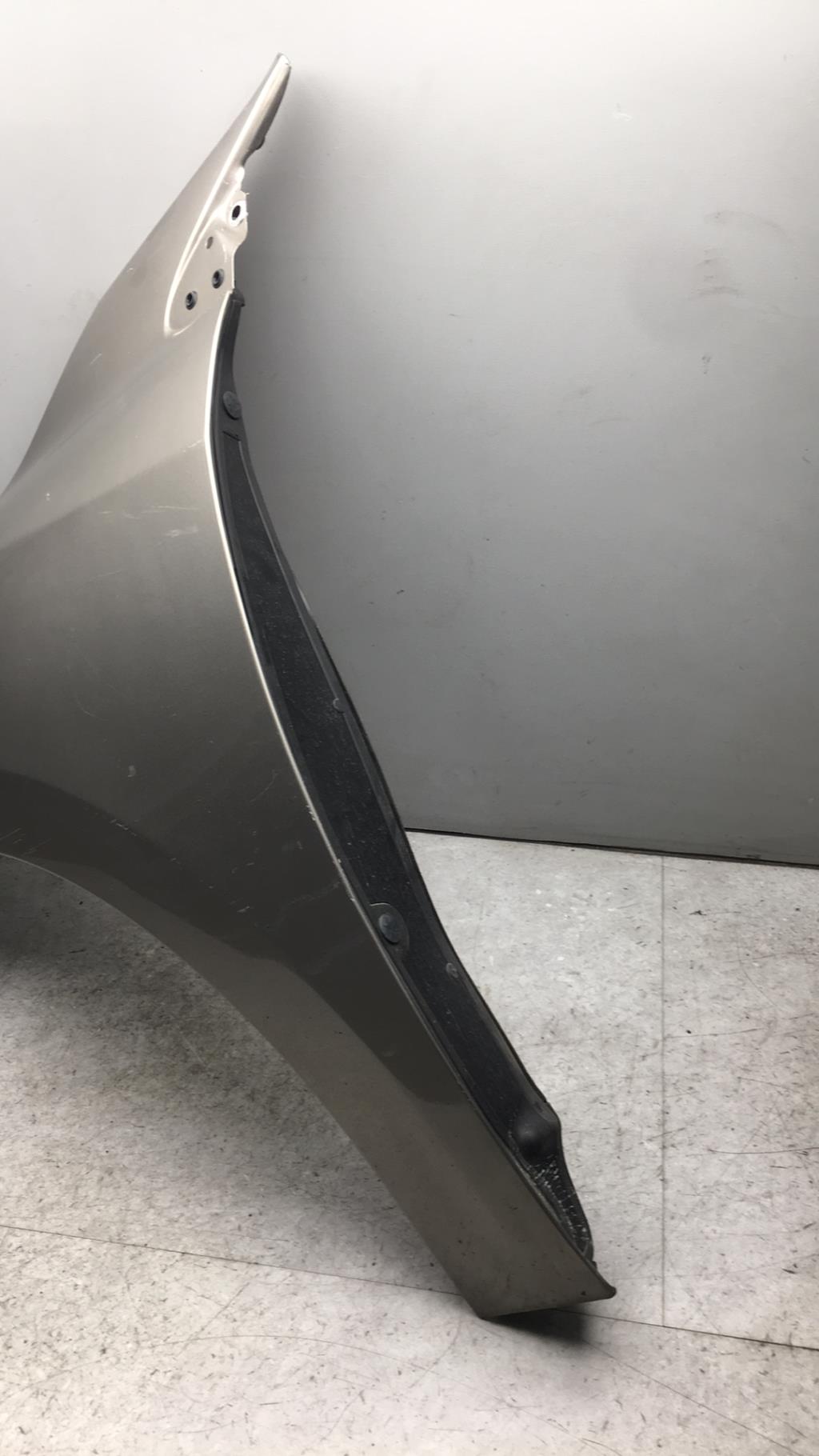 Parafango anteriore sinistro RENAULT MEGANE 3 PHASE 1 BREAK Diésel - 1