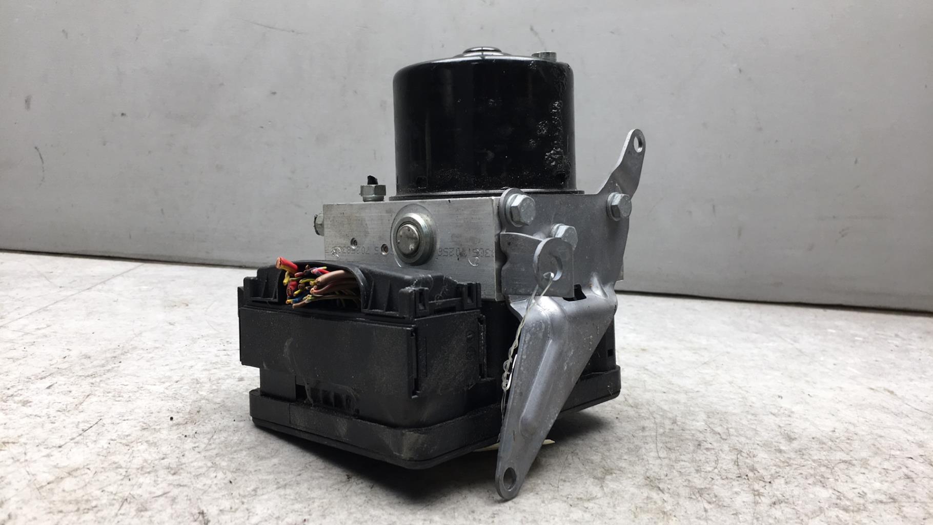 Bloc ABS (freins anti-blocage) BMW SERIE 1 E87 PHASE 2 Diesel - 1