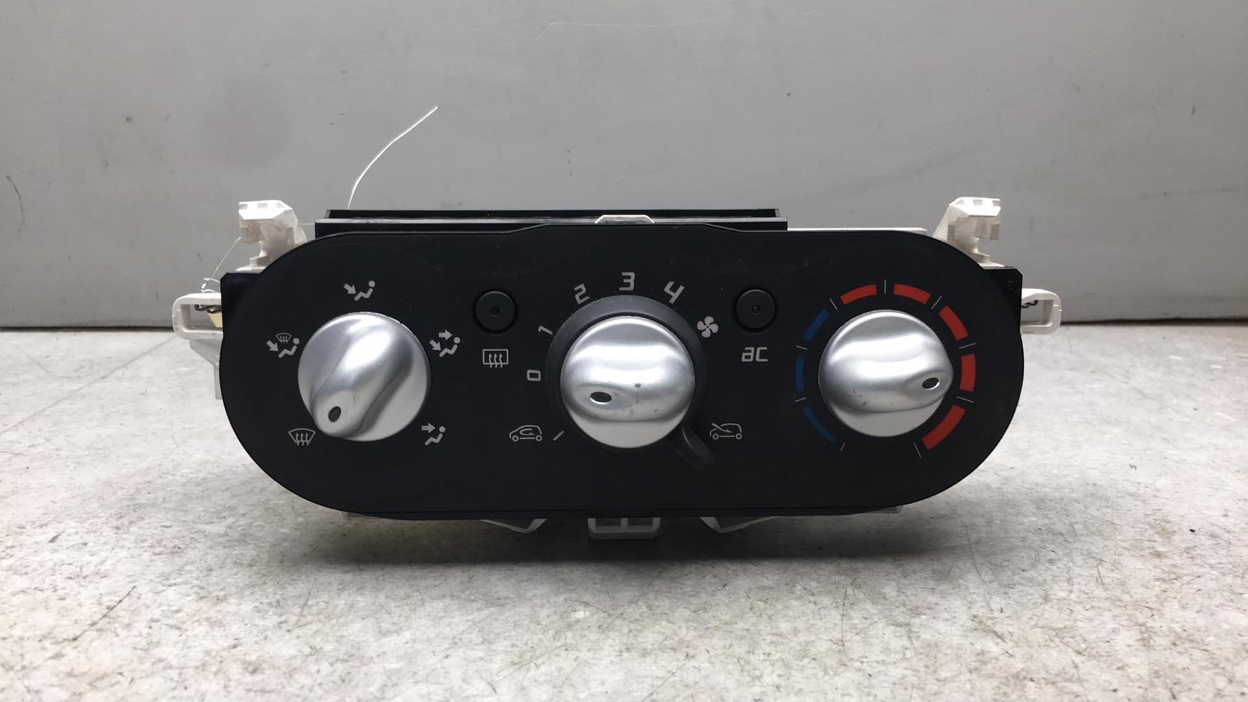 Commande chauffage RENAULT TWINGO 2 PHASE 2 Essence - 1