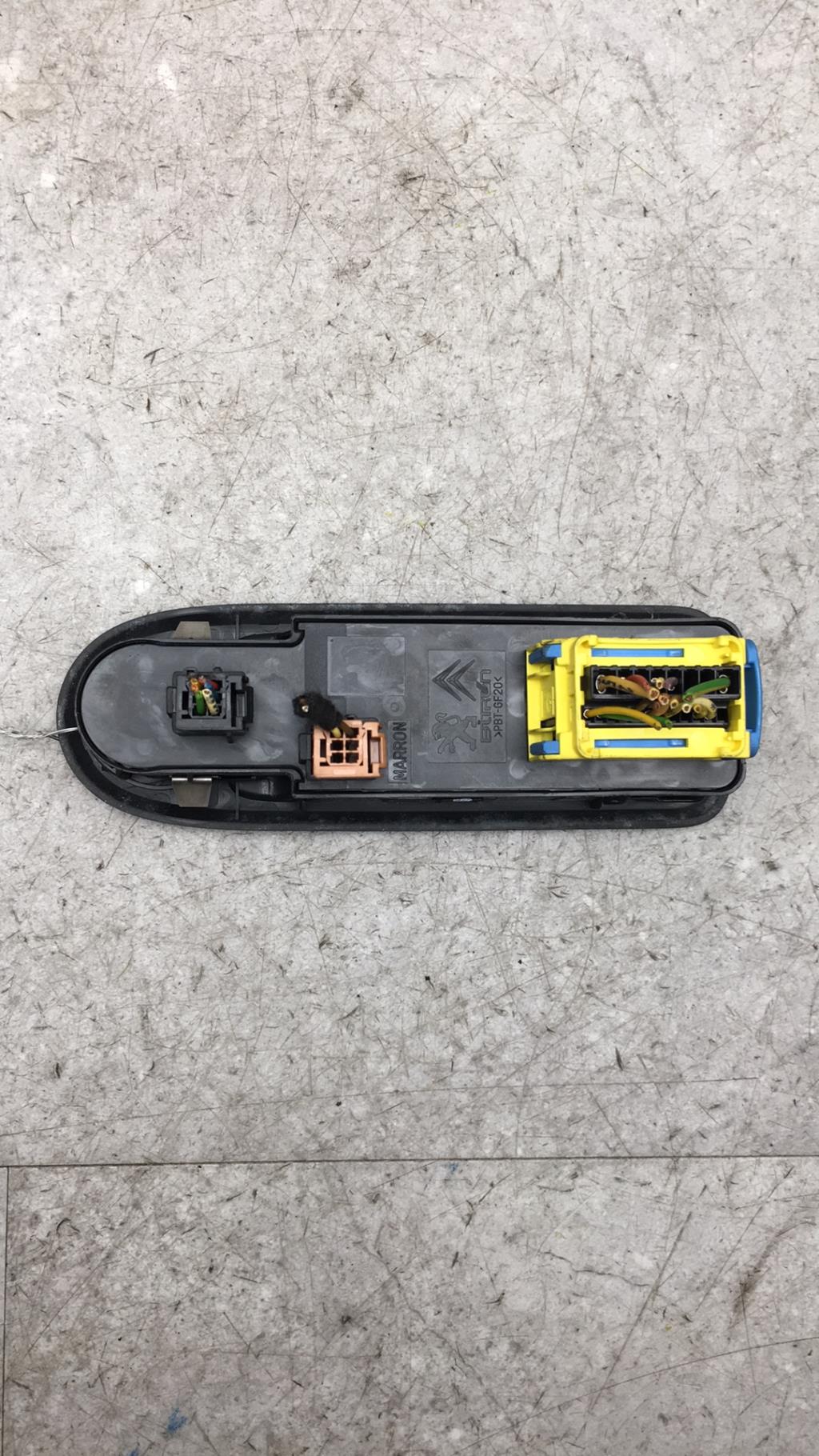Interruttore lavacristalli anteriore sinistro CITROEN C5 2 Diésel - 1