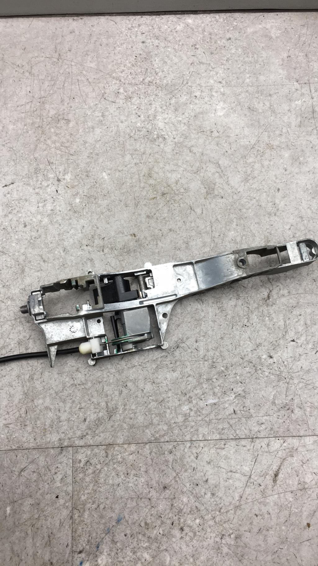 Serrure avant gauche CITROEN C5 2 Diesel - 1