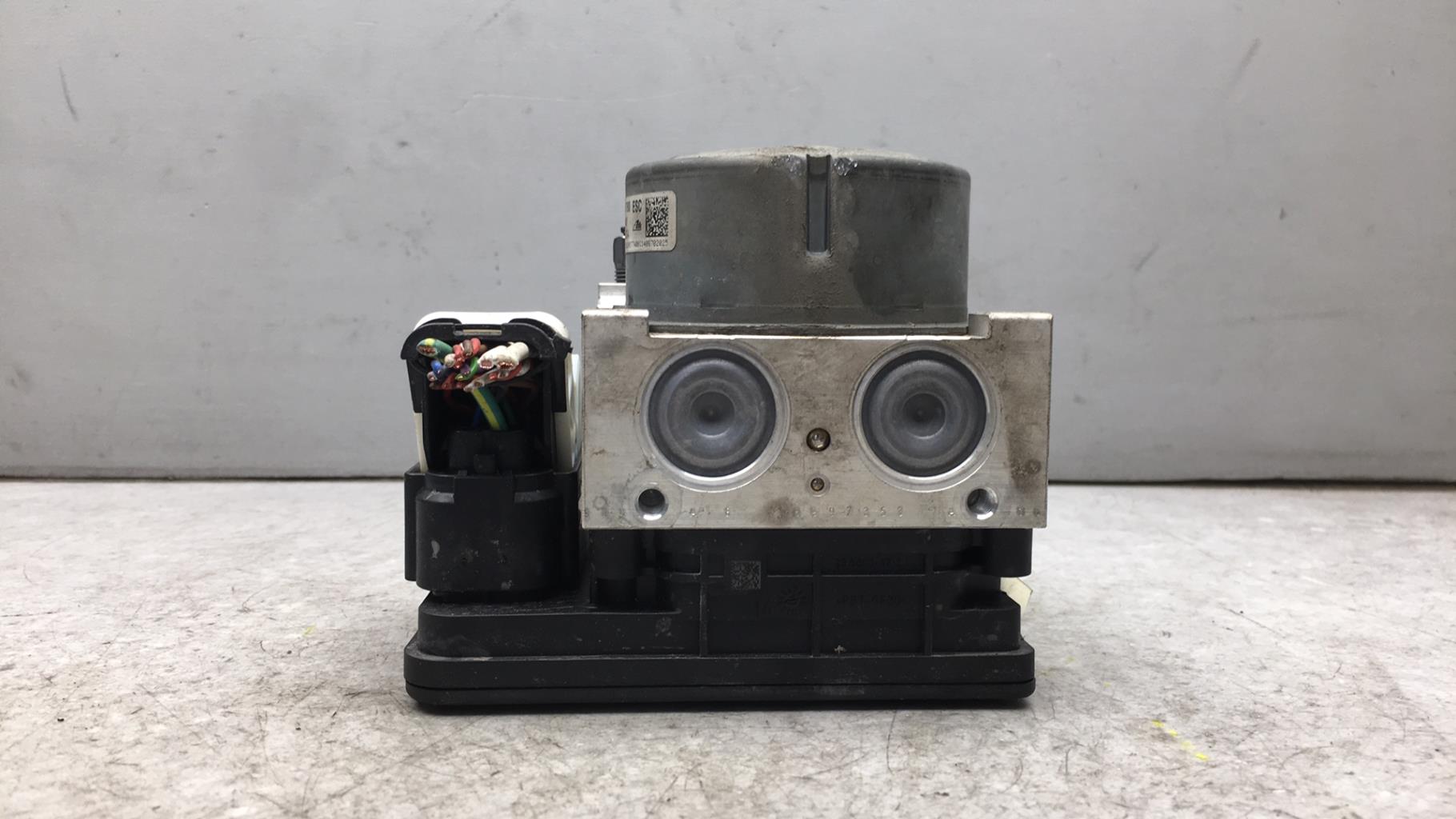 Bloc ABS (freins anti-blocage) CITROEN DS3 CABRIOLET PHASE 1 Diesel - 1