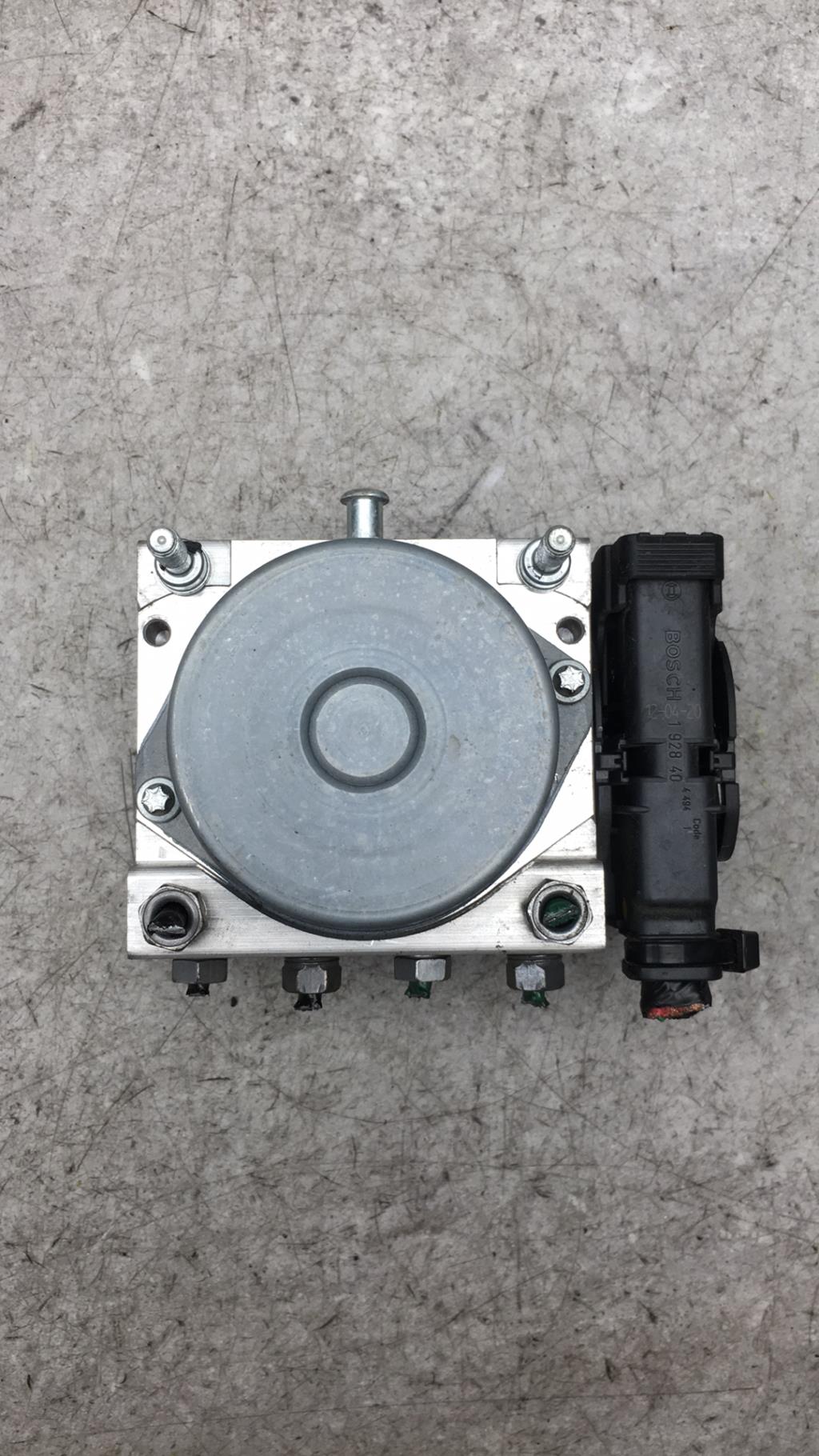 Bloc ABS (freins anti-blocage) RENAULT CLIO 3 PHASE 2 Essence - 1