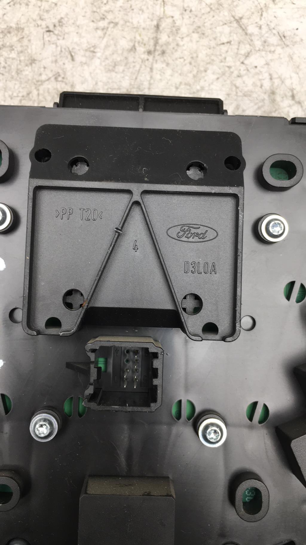 Commande autoradio FORD B-MAX  - 1