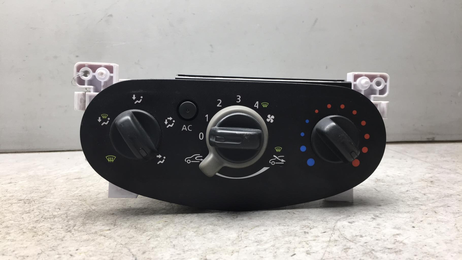 Commande chauffage DACIA SANDERO 1 Diesel - 1