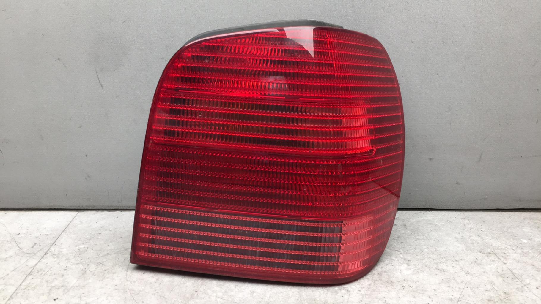 Fanale posteriore principale destro (luci) VOLKSWAGEN POLO 3 PHASE 2  - 1