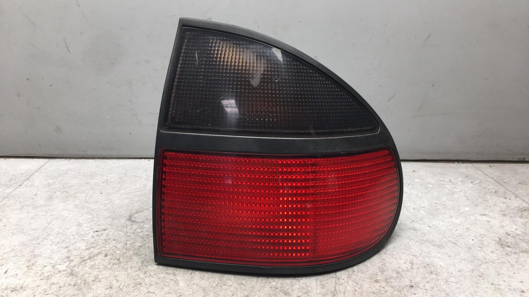 Fanale posteriore principale destro (luci) RENAULT LAGUNA 1 PHASE 1 Gasolina - 1