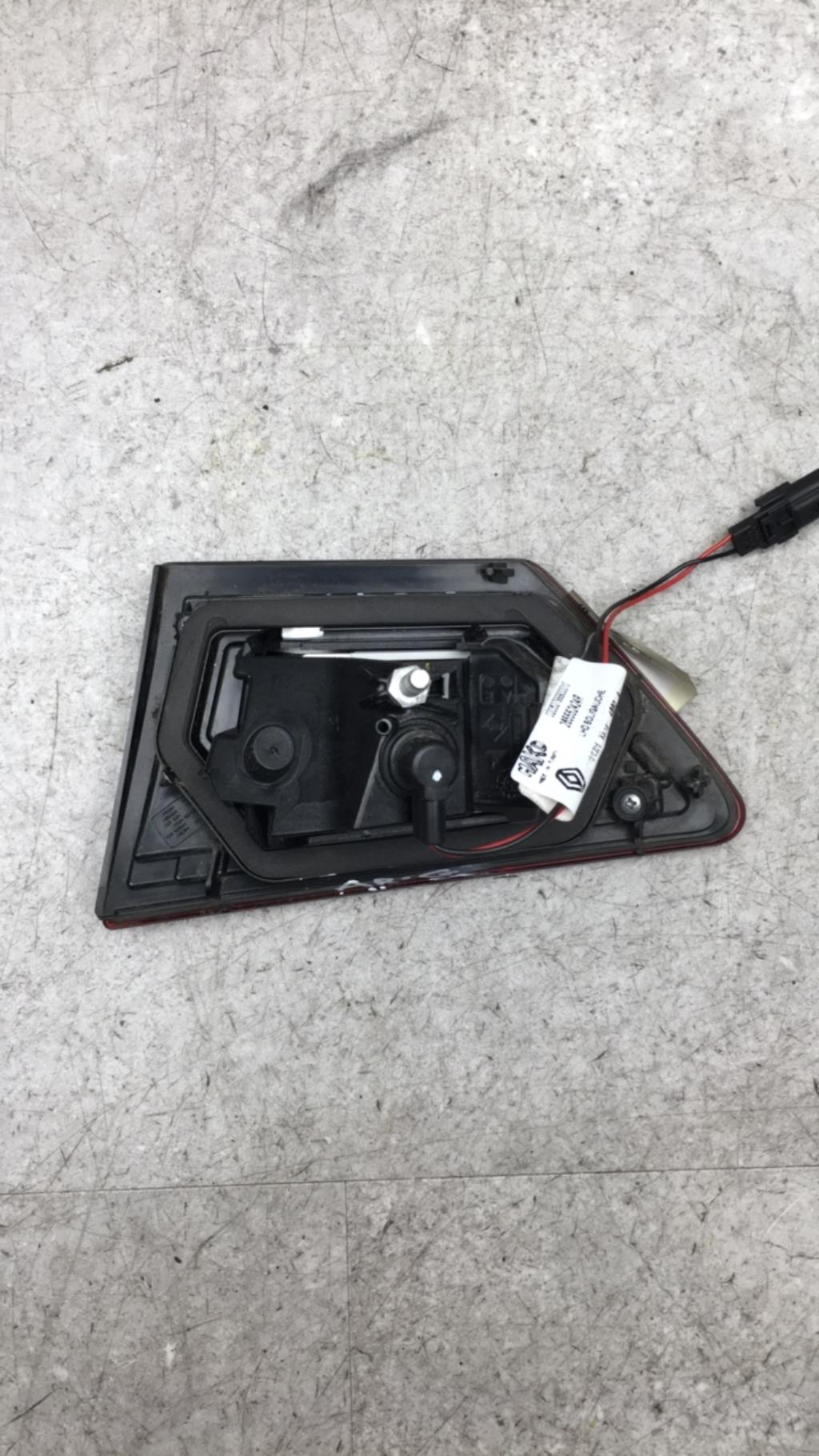 Feu arriere secondaire gauche (feux) RENAULT CLIO 4 PHASE 1  - 1