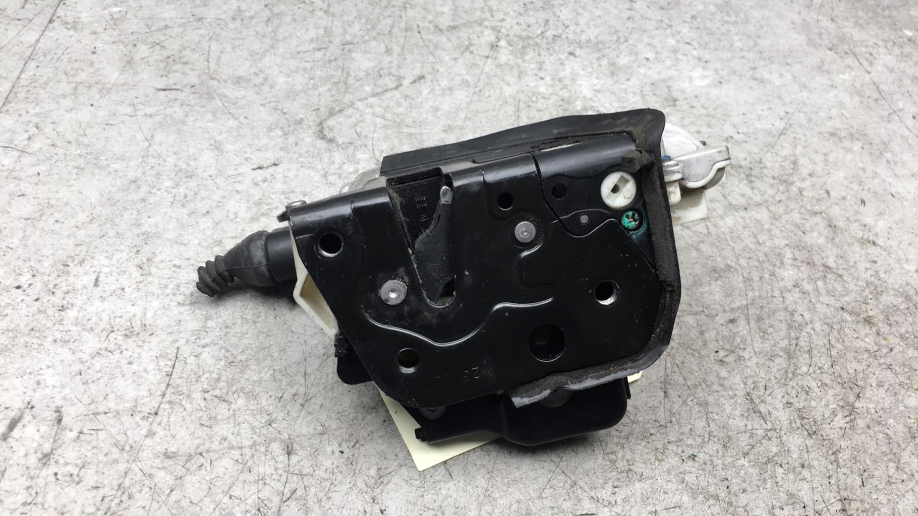 Serrure avant droit AUDI A4 2 AVANT PHASE 2 BREAK Diesel - 1