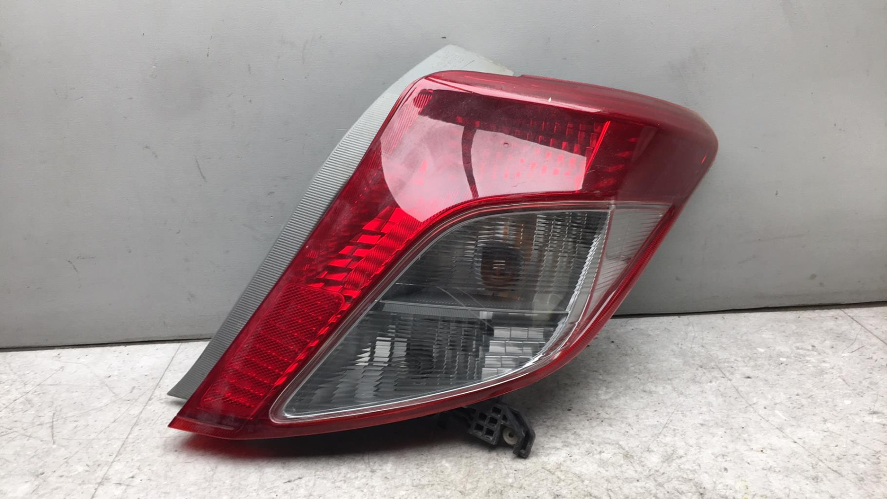Fanale posteriore principale destro (luci) TOYOTA YARIS 3 PHASE 1  - 1