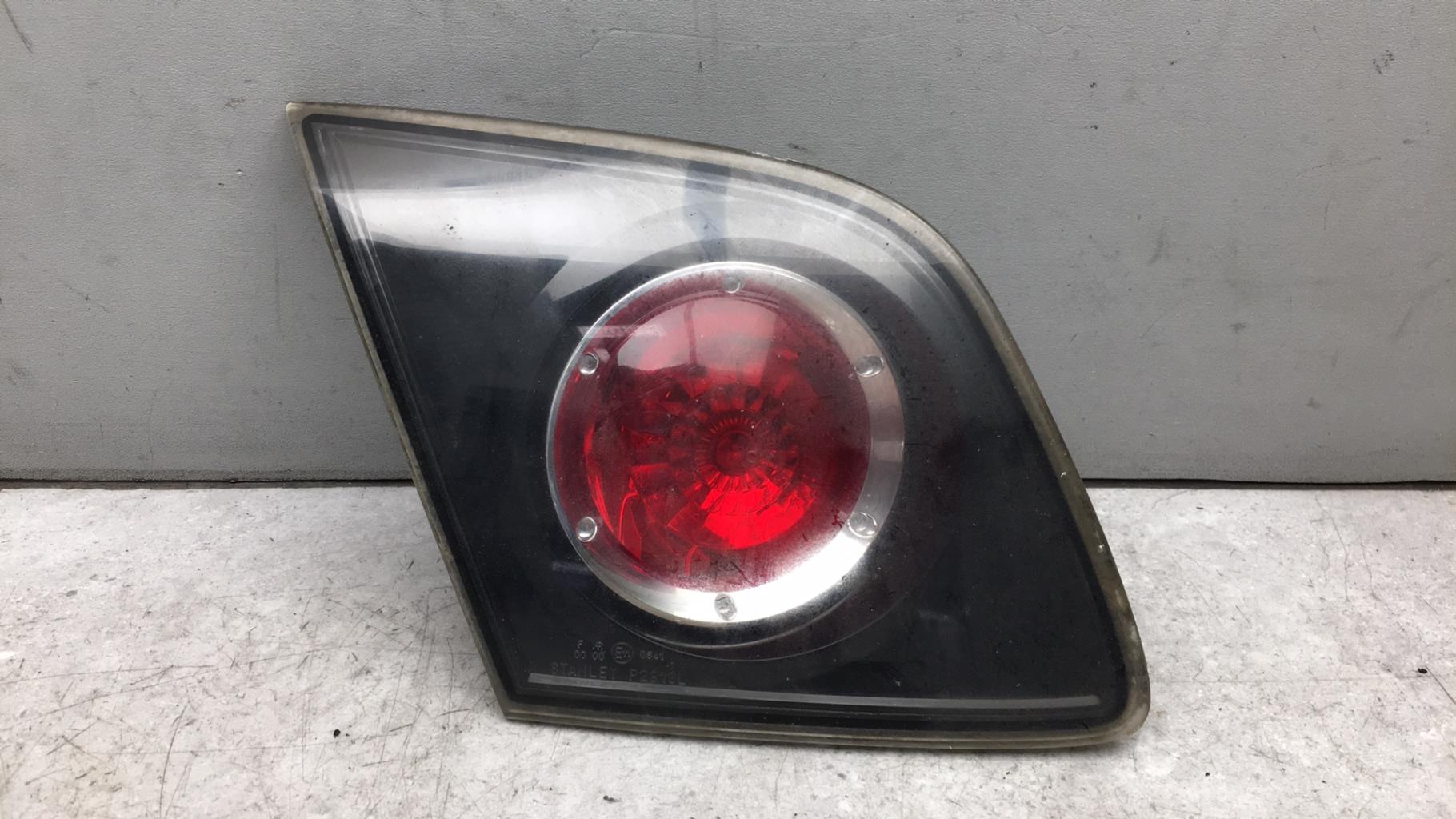 Feu arriere secondaire droit (feux) MAZDA 3 1 PHASE 2  - 1