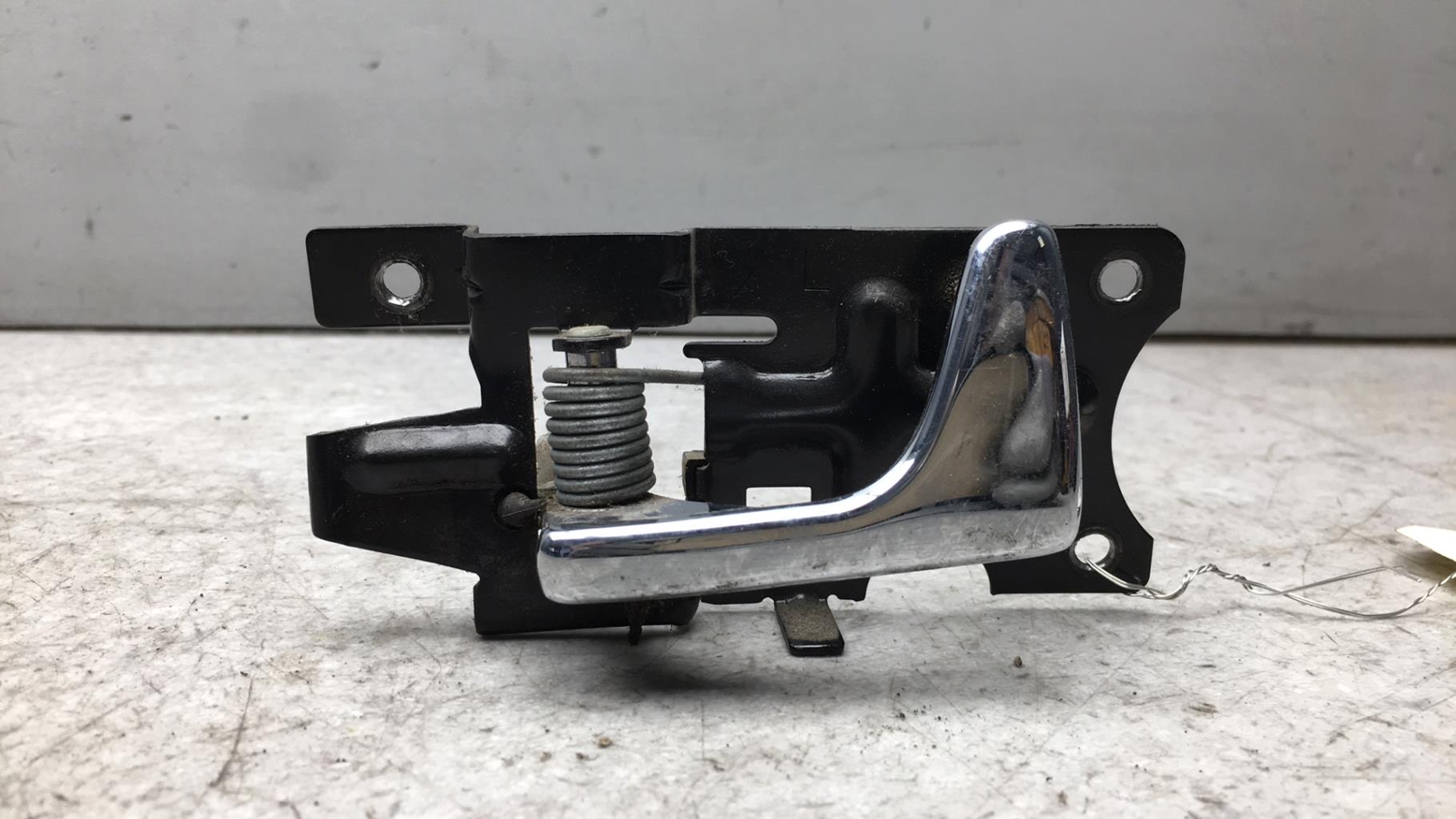 Maniglia interna posteriore sinistra LAND ROVER DISCOVERY 2 PHASE 2 Diésel - 1