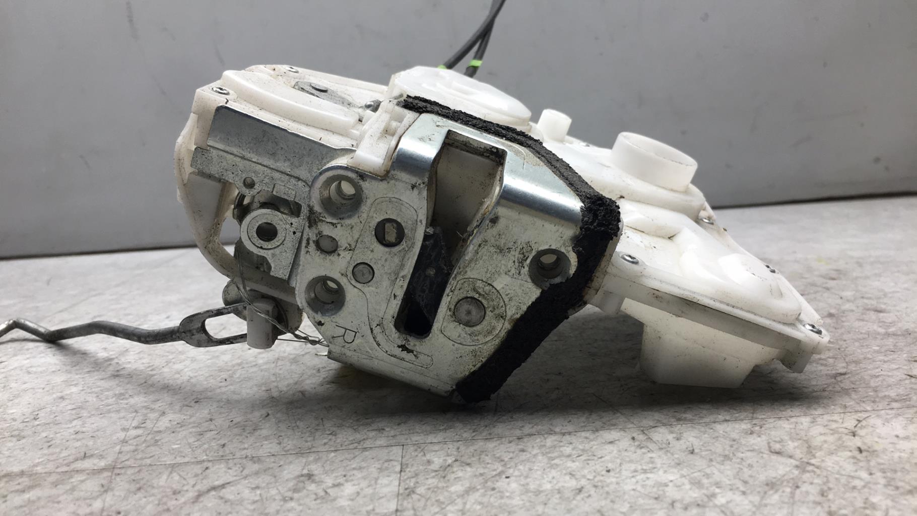 Serrure avant droit OPEL AGILA B Diesel - 1