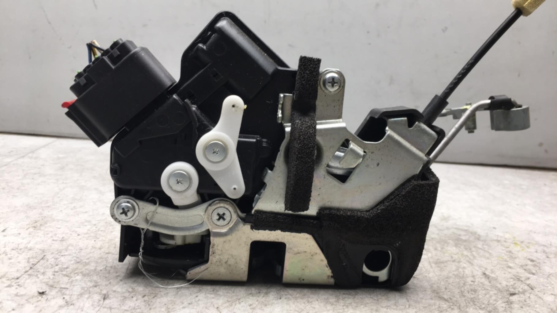 Serrure avant droit MAZDA 3 1 PHASE 2  - 1