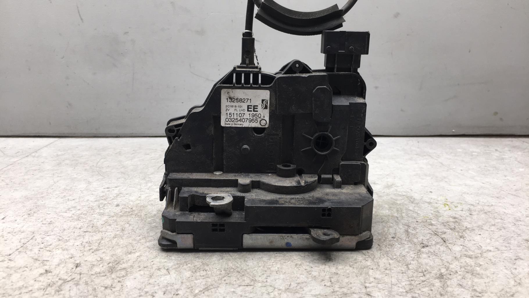 Serrure avant gauche OPEL CORSA D PHASE 1  - 1