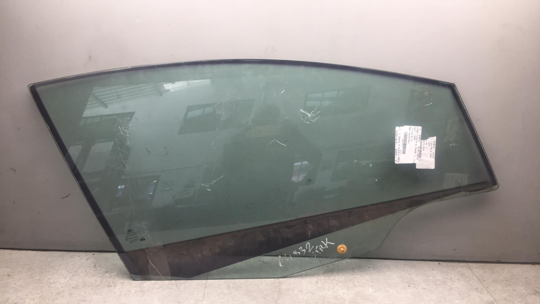 Vetro anteriore destro FORD FIESTA 6 PHASE 1  - 1