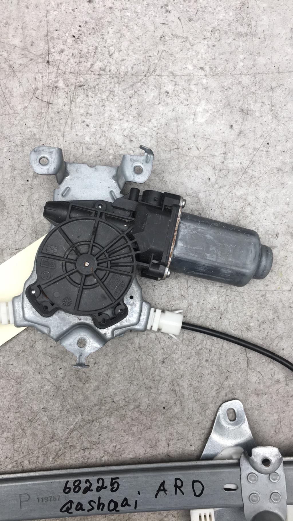 Alzacristalli elettrico posteriore destro NISSAN QASHQAI 1 PHASE 2 Diésel - 1