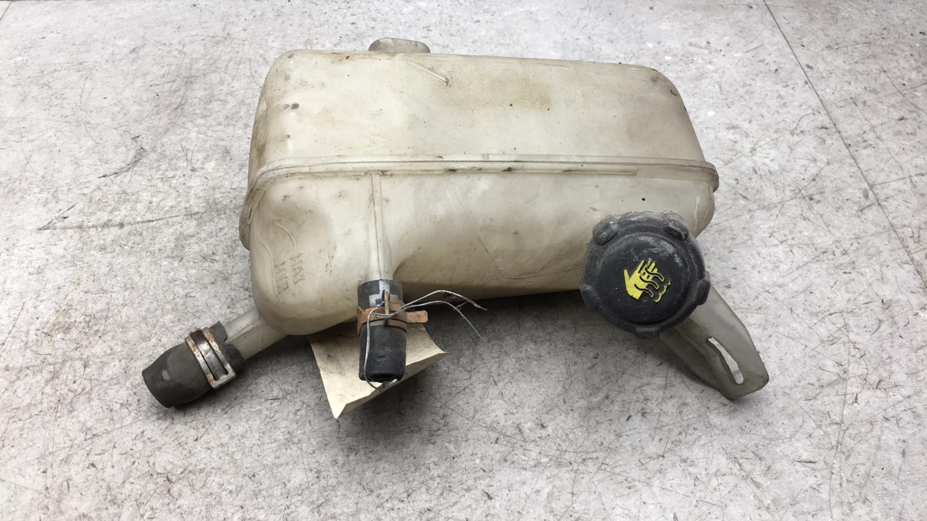 Vase d'expansion RENAULT MEGANE 2 PHASE 1 Diesel - 1