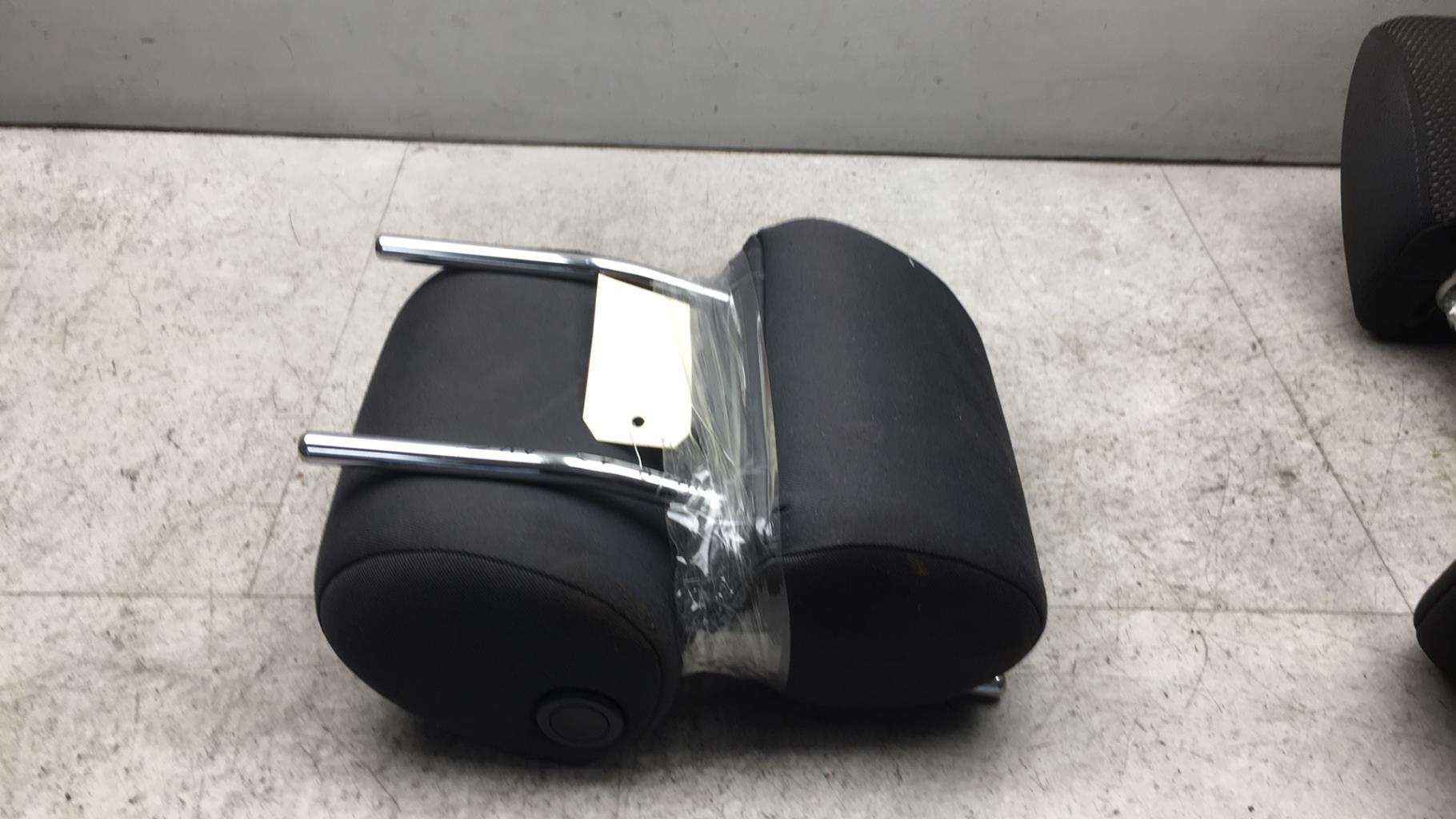 Appui tete avant AUDI A3 2 PHASE 1 Essence - 1
