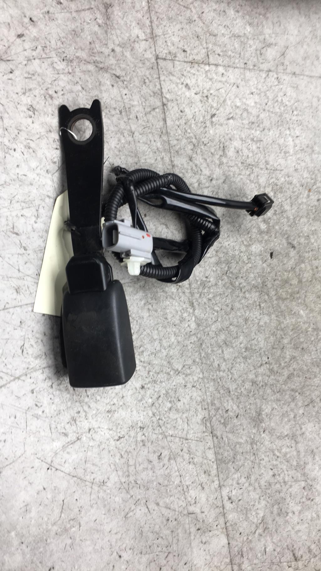 Aggancio cintura sicurezza anteriore sinistro TOYOTA COROLLA VERSO 2 PHASE 1 Diésel - 1