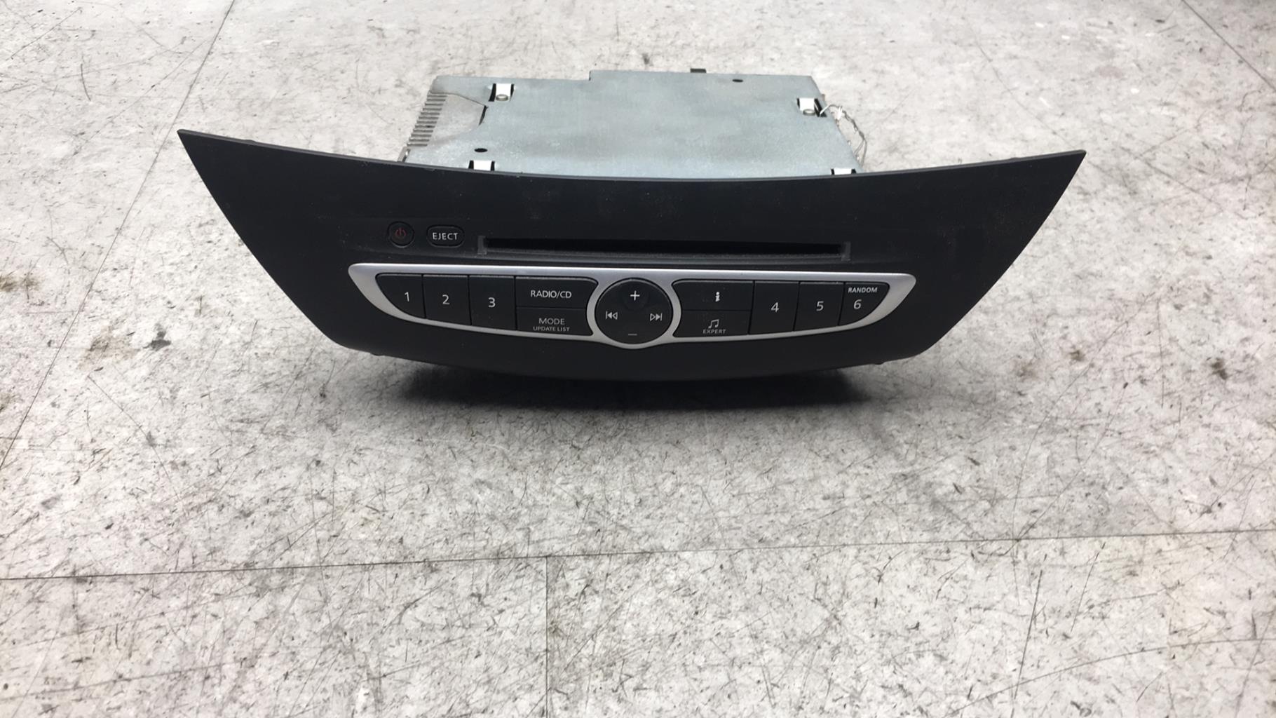 Autoradio originale RENAULT LAGUNA 3 PHASE 1 BREAK Diésel - 1