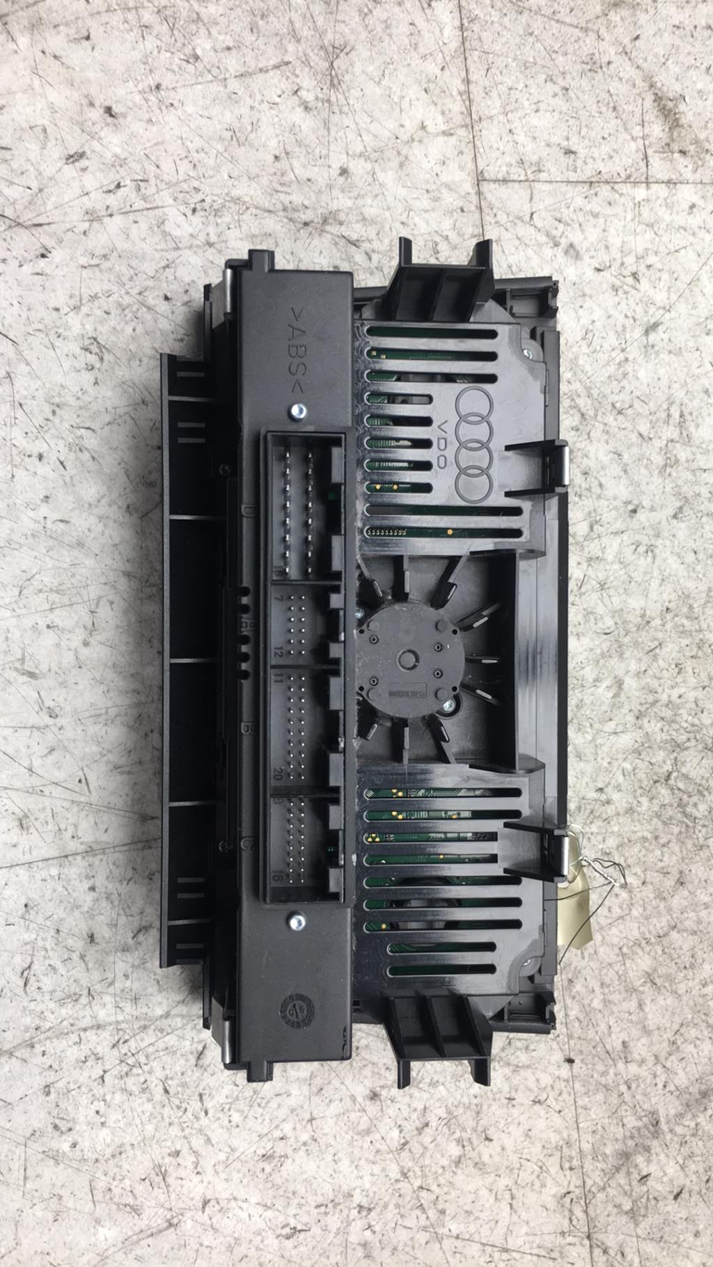 Commande chauffage AUDI A3 2 PHASE 1 Essence - 1