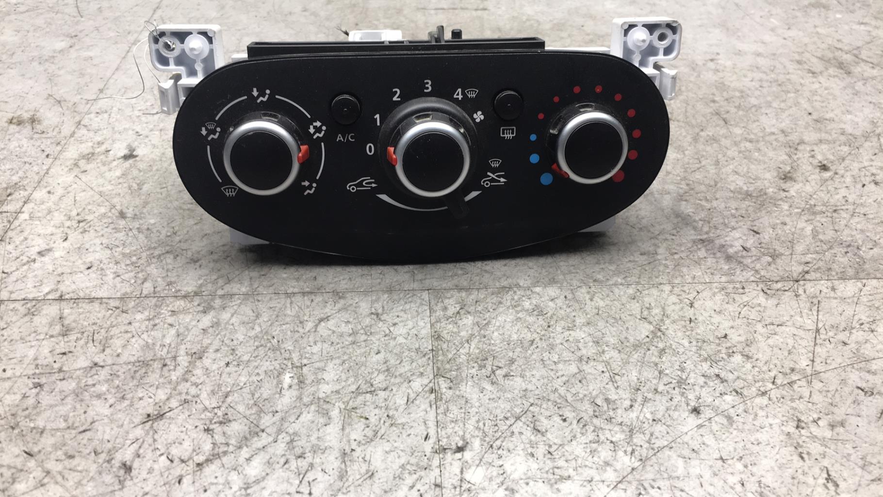 Commande chauffage DACIA SANDERO 2 PHASE 2 Diesel - 1