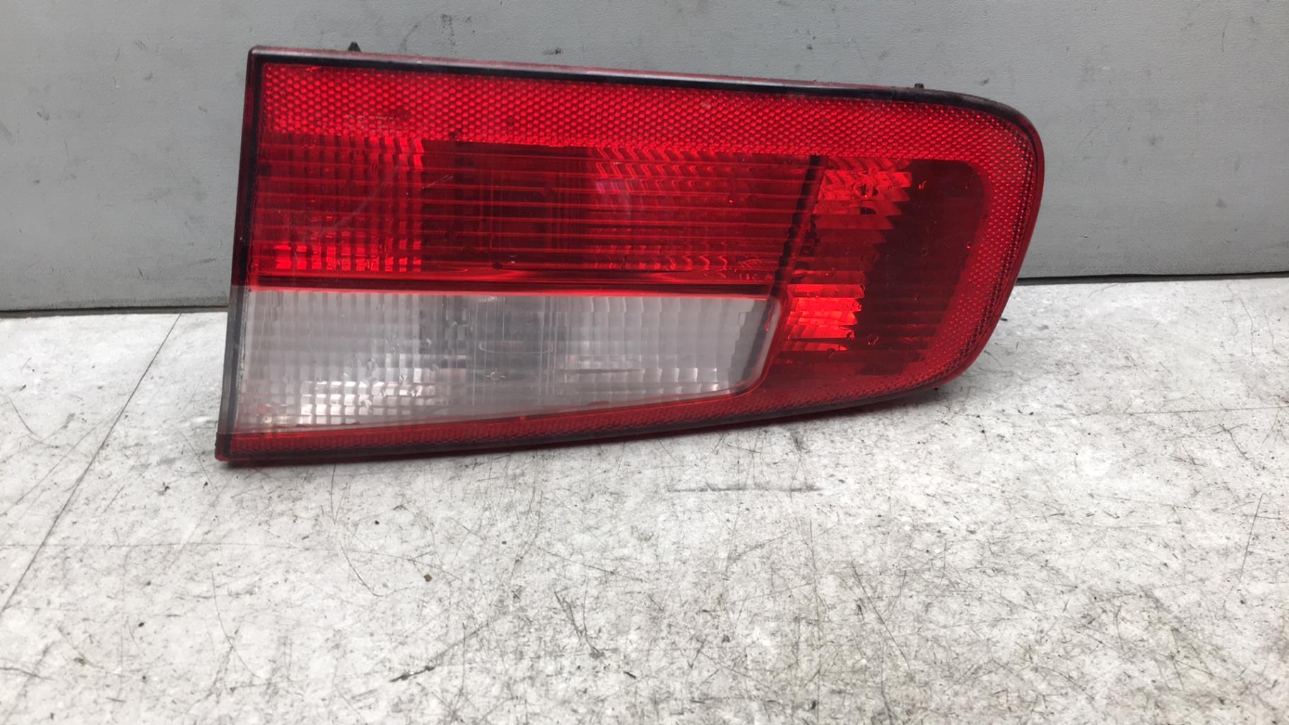 Feu arriere secondaire droit (feux) RENAULT LAGUNA 2 PHASE 1 Diesel - 1