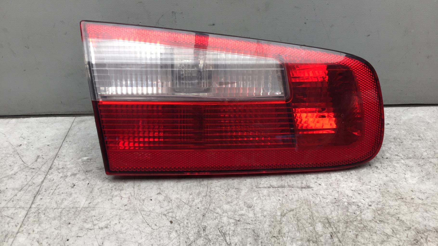 Feu arriere secondaire gauche (feux) RENAULT LAGUNA 2 PHASE 1 Diesel - 1