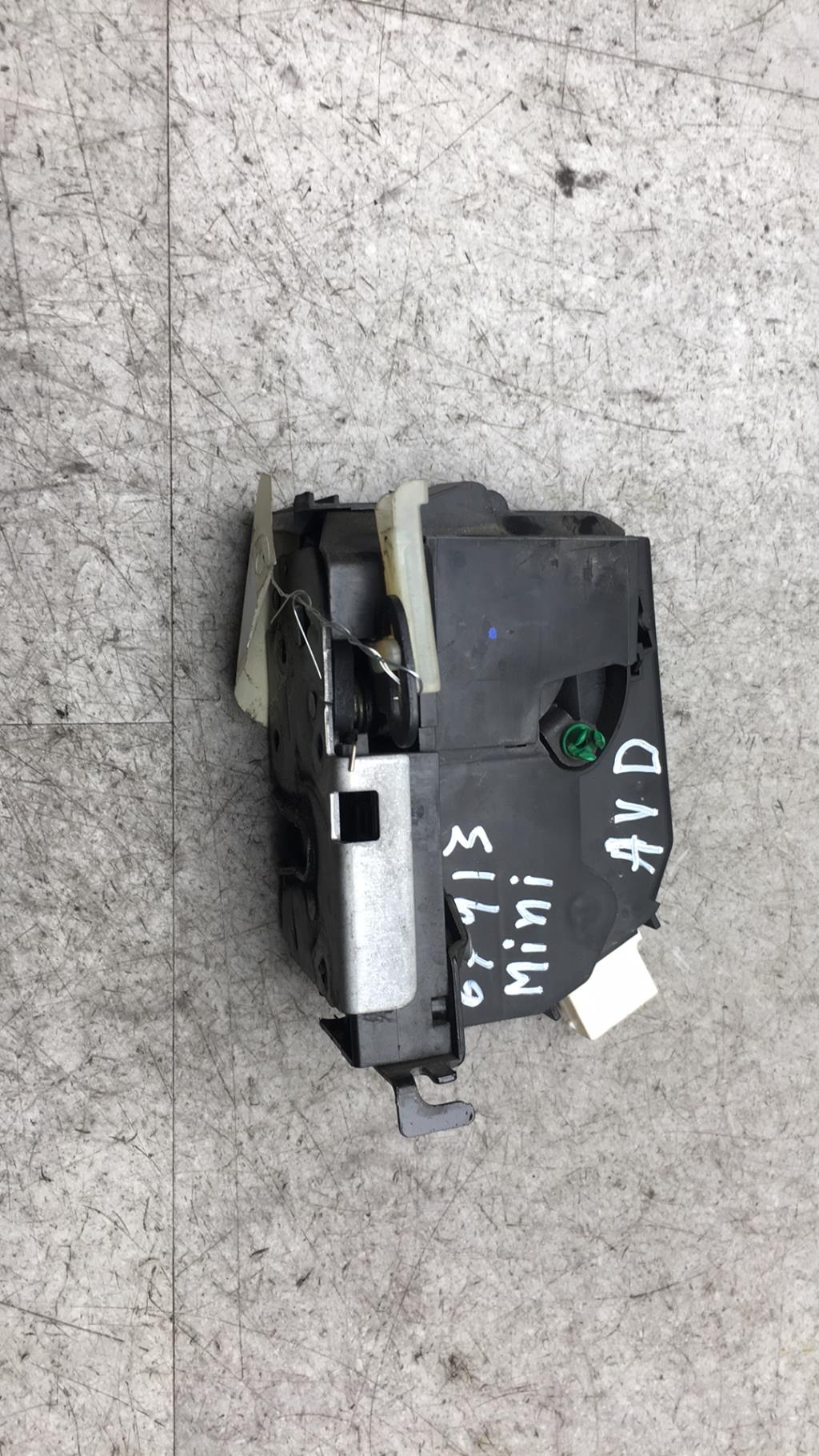 Serrure avant droit MINI MINI 2 R56 PHASE 1 Diesel - 1