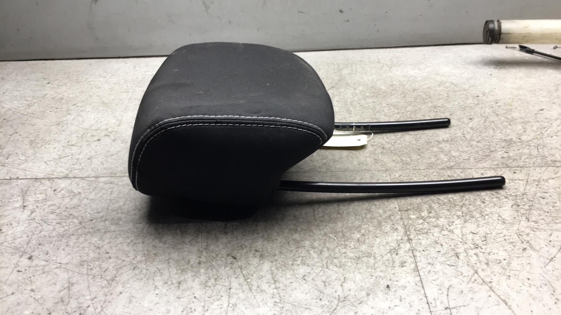 Appui tete avant RENAULT CLIO 4 PHASE 1 Essence - 1