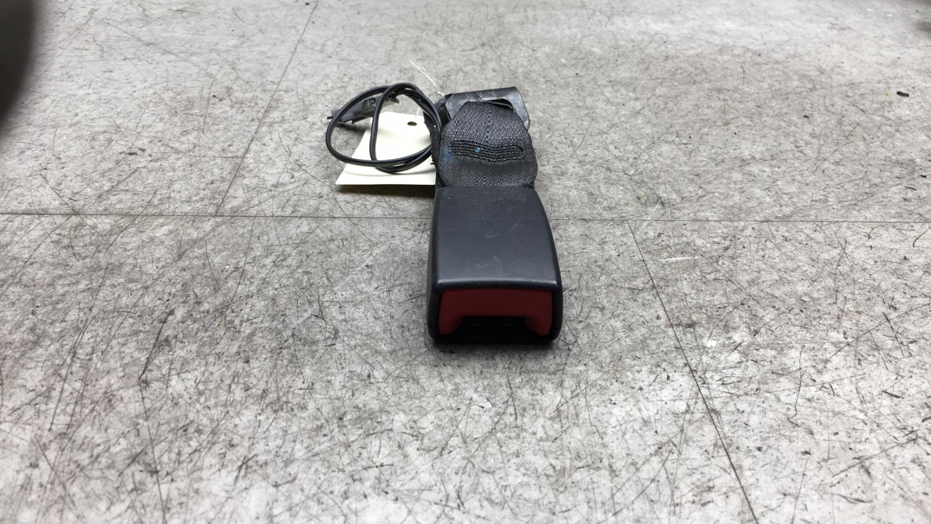 Attache ceinture arriere centrale OPEL CORSA E  - 1