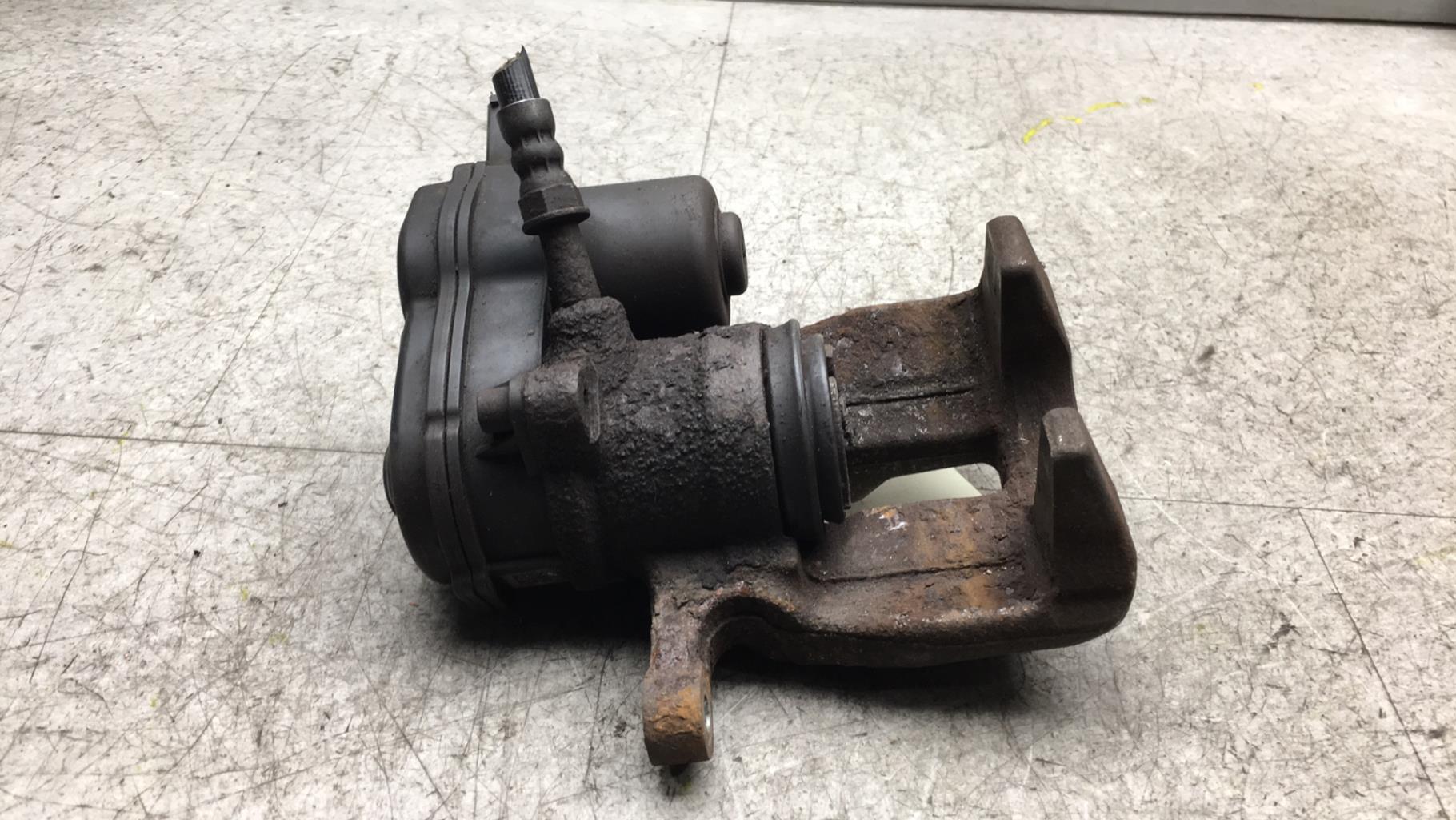 Etrier arriere droit (freinage) AUDI A5 1 CABRIO PHASE 1 Essence - 1