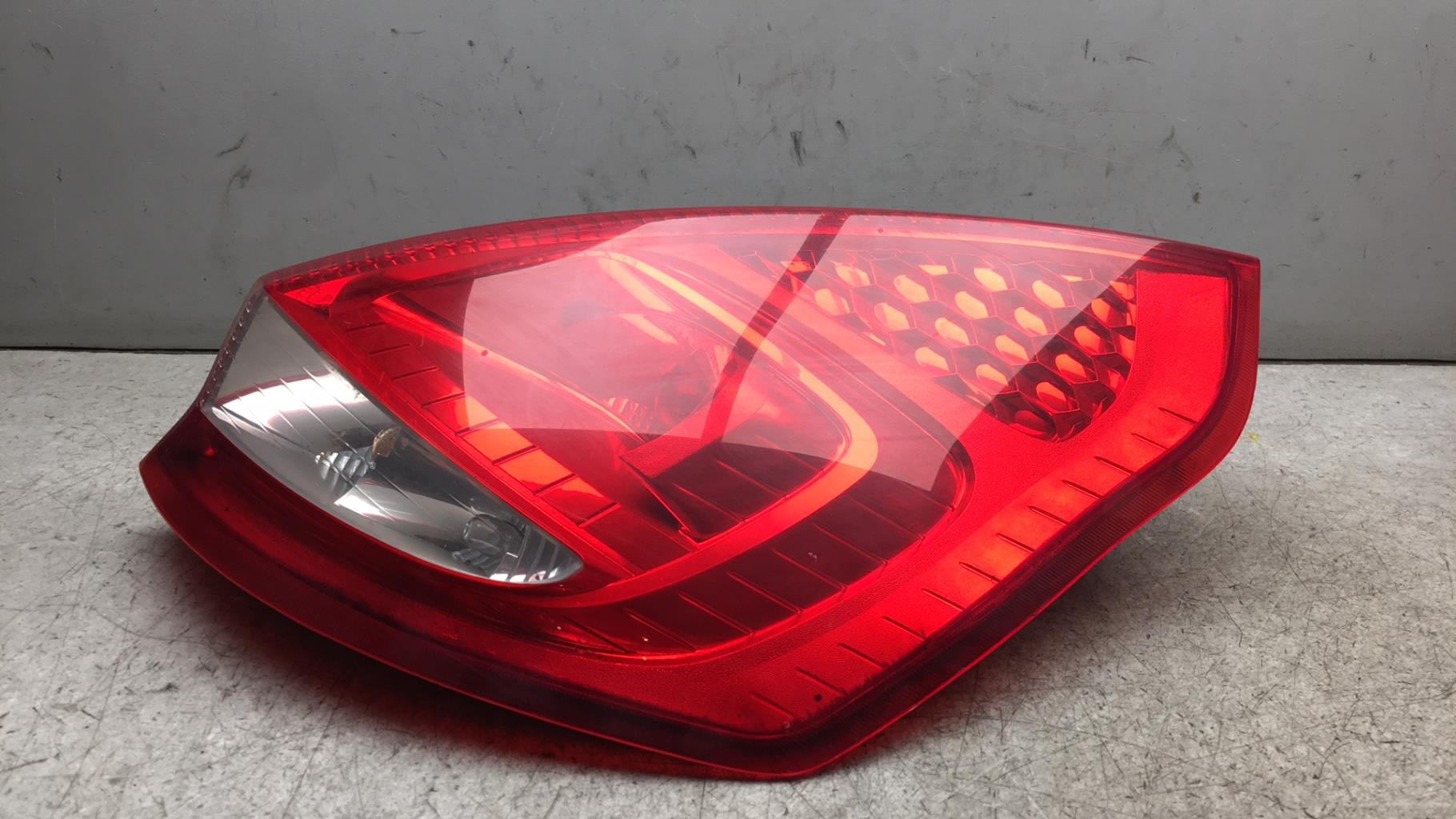 Fanale posteriore principale destro (luci) FORD FIESTA 6 PHASE 1 Diésel - 1