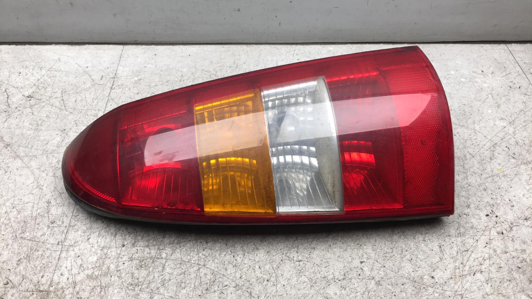 Fanale posteriore principale destro (luci) OPEL ASTRA G BREAK Diésel - 1