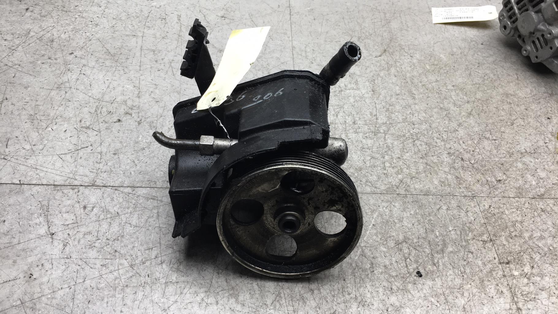 Pompe de direction PEUGEOT 206+ Diesel - 1
