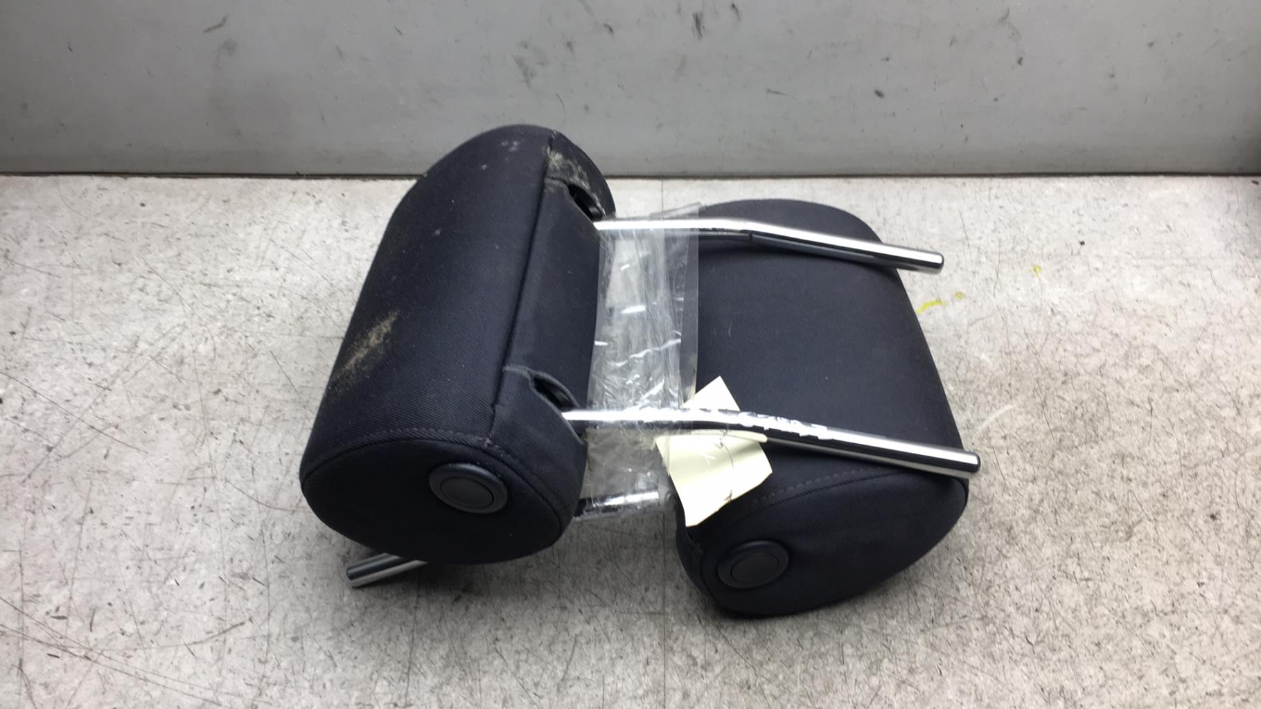 Appui tete avant AUDI A3 2 SPORTBACK PHASE 1  - 1