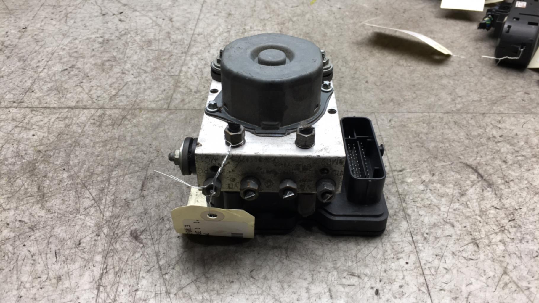 Bloc ABS (freins anti-blocage) RENAULT CLIO 4 PHASE 1 Diesel - 1
