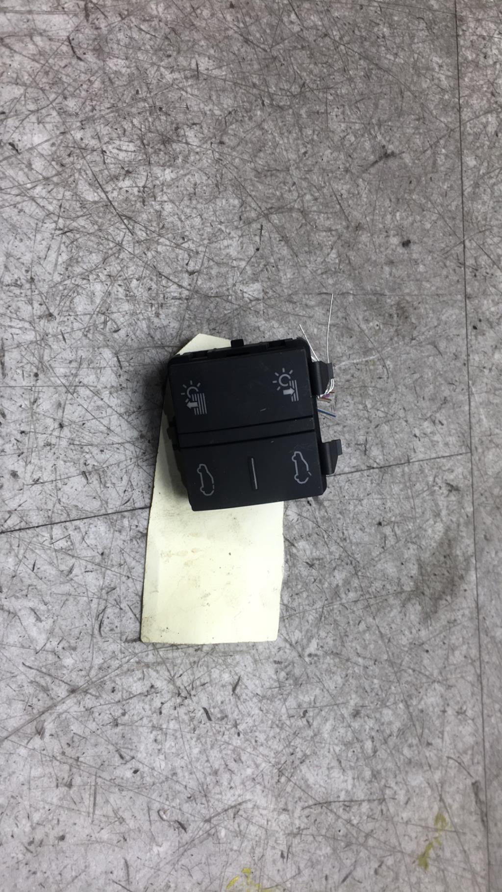 Bouton/Interrupteur AUDI Q7 1 PHASE 1 Diesel - 1