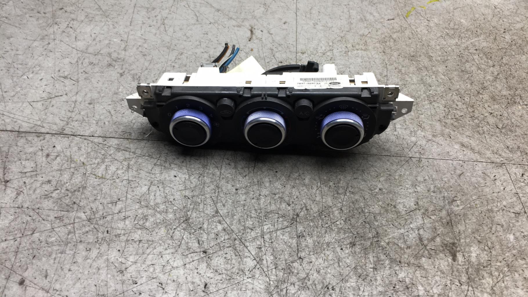 Commande chauffage FORD FOCUS 2 PHASE 2 BREAK  - 1