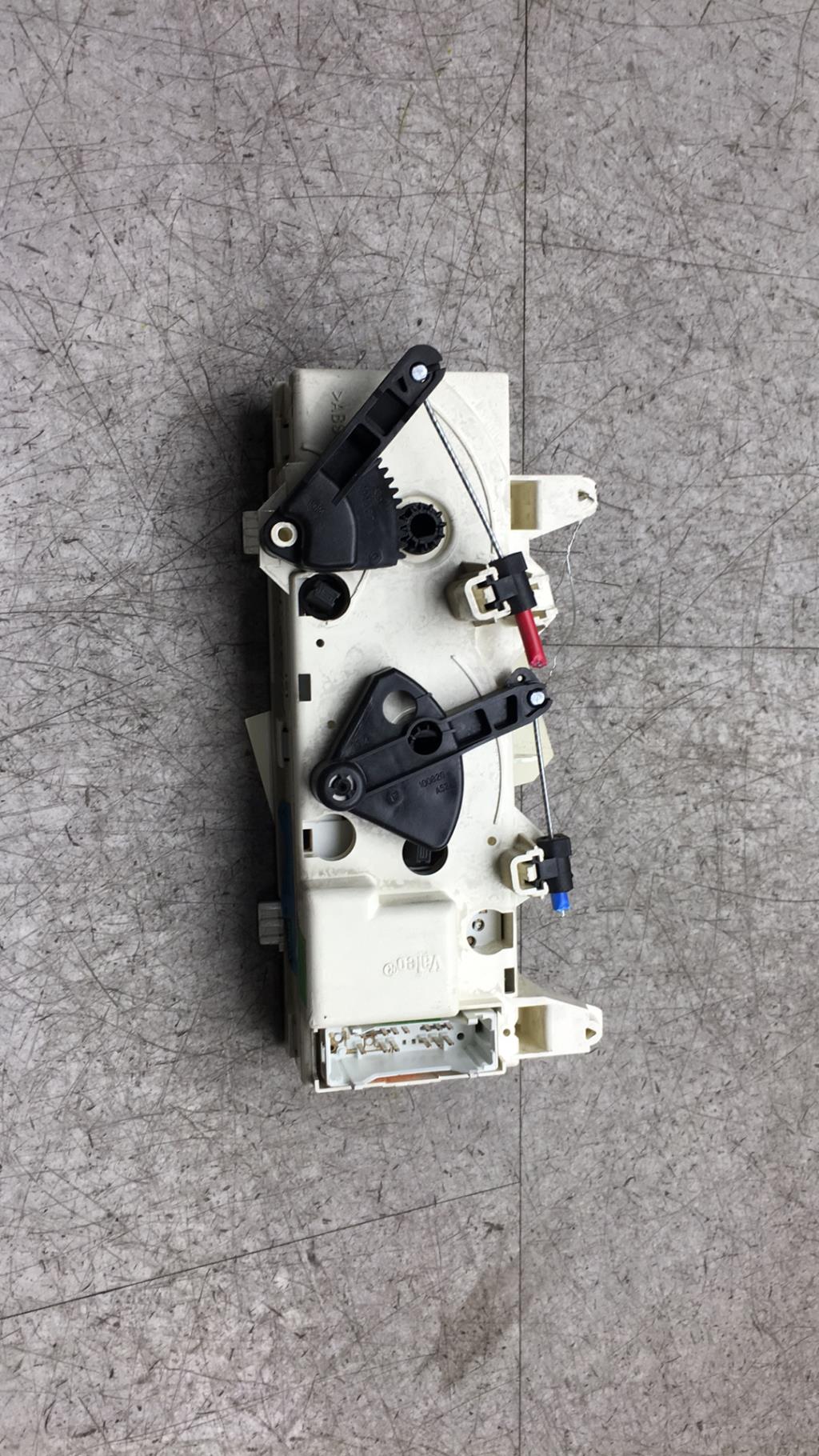 Commande chauffage RENAULT MEGANE 1 PHASE 2 Essence - 1