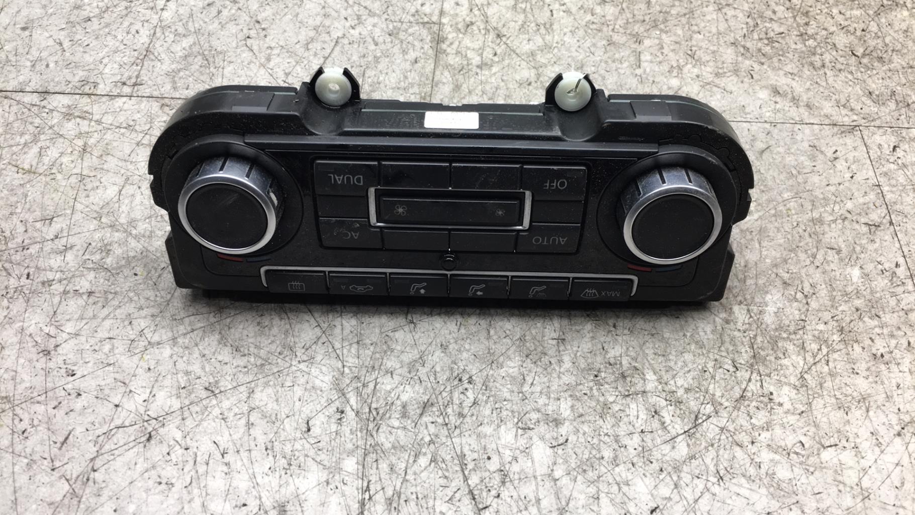 Commande chauffage VOLKSWAGEN GOLF 6 Diesel - 1