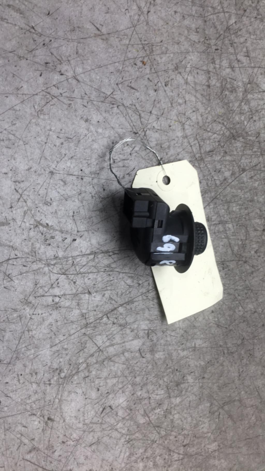 Commande retroviseurs FORD FIESTA 6 PHASE 1 Diesel - 1