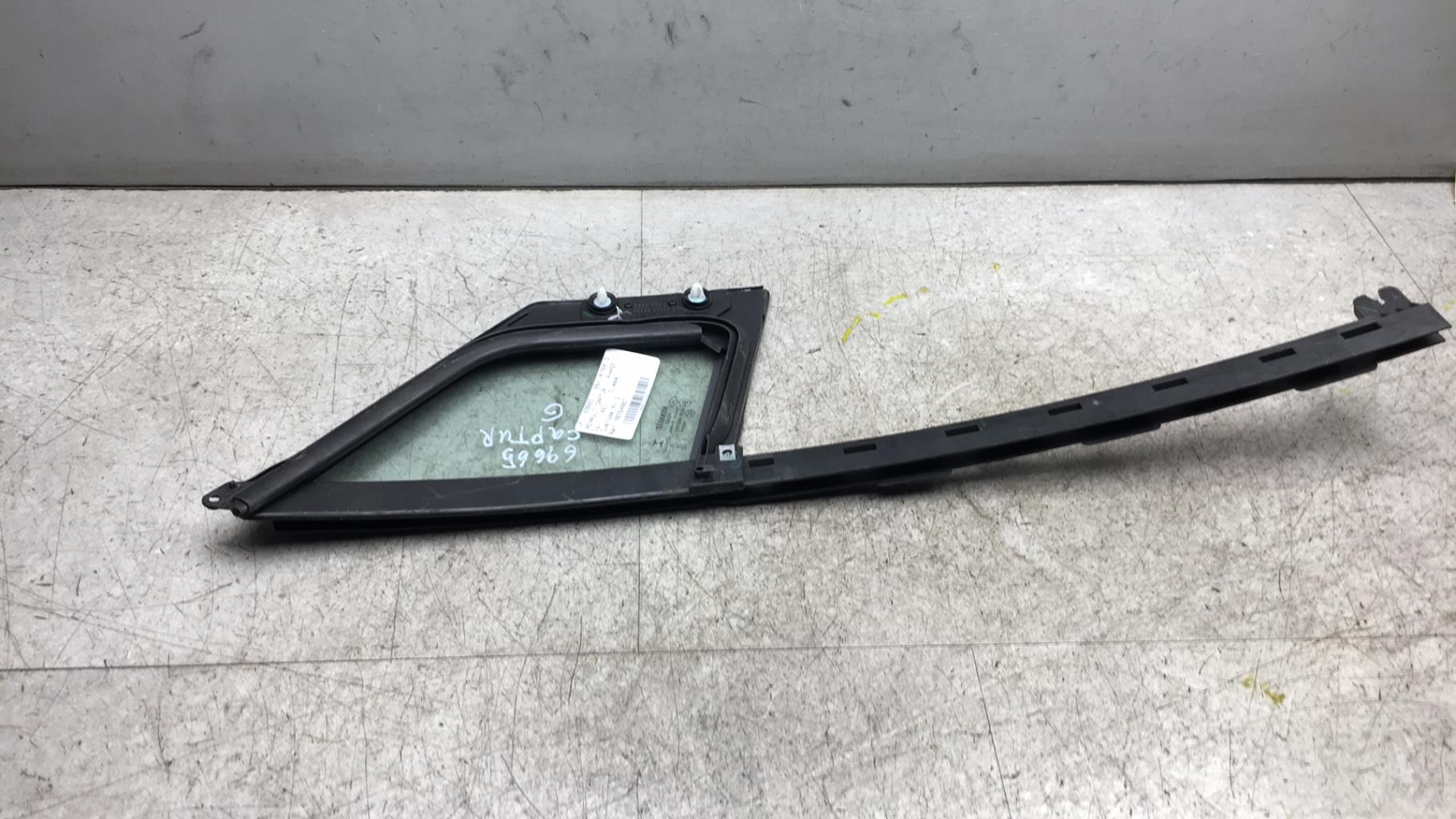 Ventanilla triangular delantera izquierda (puerta) RENAULT CAPTUR 1 PHASE 1 Diésel - 1