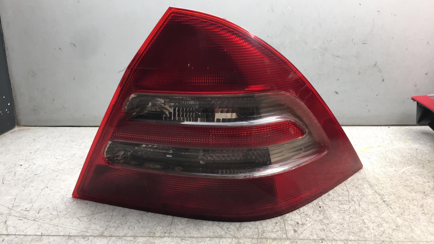 Fanale posteriore principale destro (luci) MERCEDES CLASSE C 203 PHASE 1  - 1