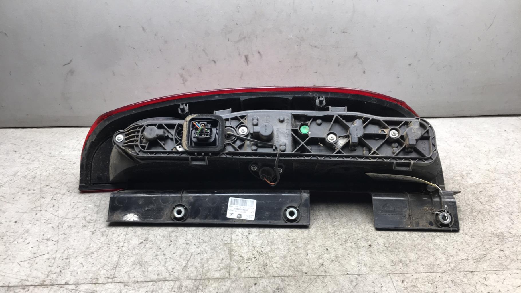 Fanale posteriore principale sinistro (luci) FIAT DOBLO 2 PHASE 1  - 1
